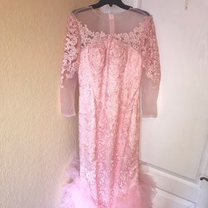 Long sleeve dress with a back train